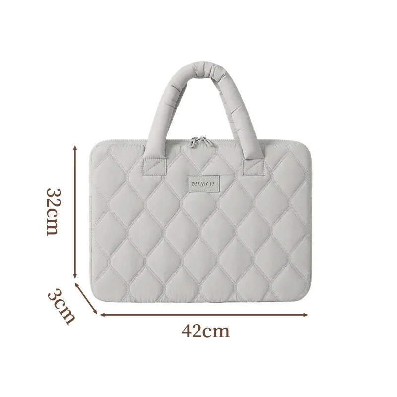 The Soft and Stylish Quilted Laptop Bag Is a Gentle Choice for Commuters. Multi-Colored, Gentle Macaron Tones, Combining Both Aesthetics and Texture, with a Portable Design That Is Convenient and Easy to Carry, and Internal L